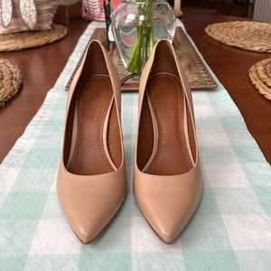 *Coach beautiful tan heel*